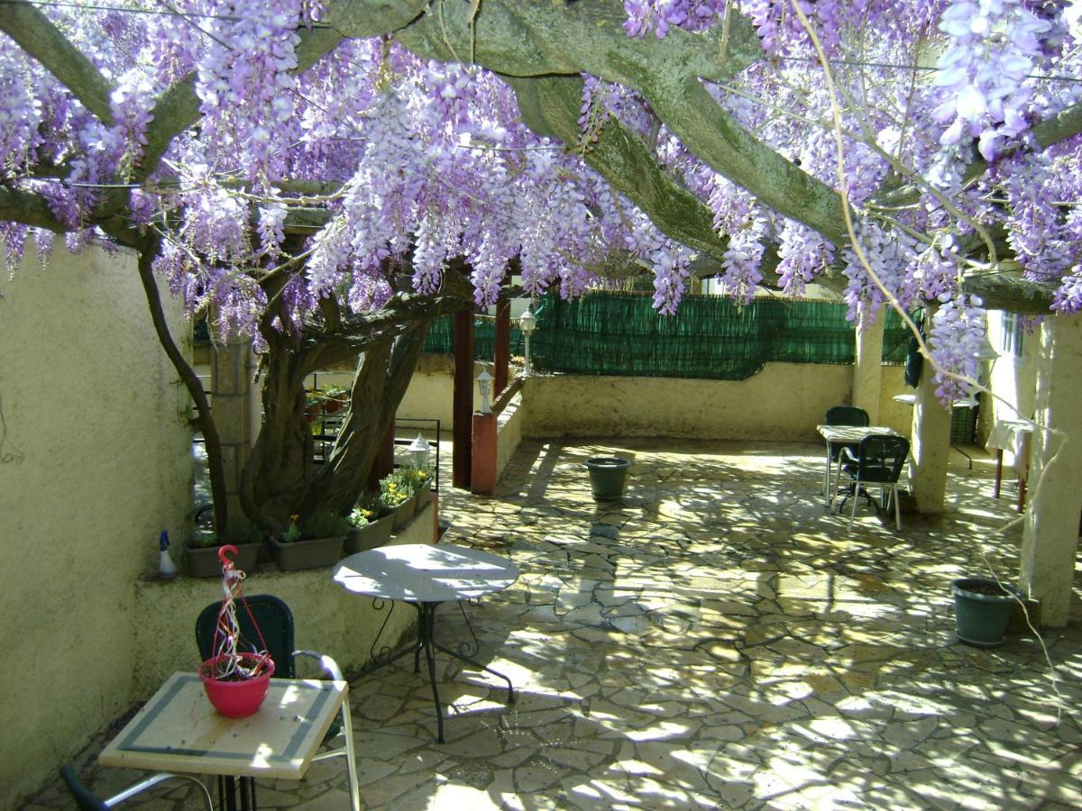 Le H De Sernhac Hotel Exterior photo